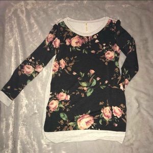 Vanilla Bay floral long sleeve w/pockets NWOT SM